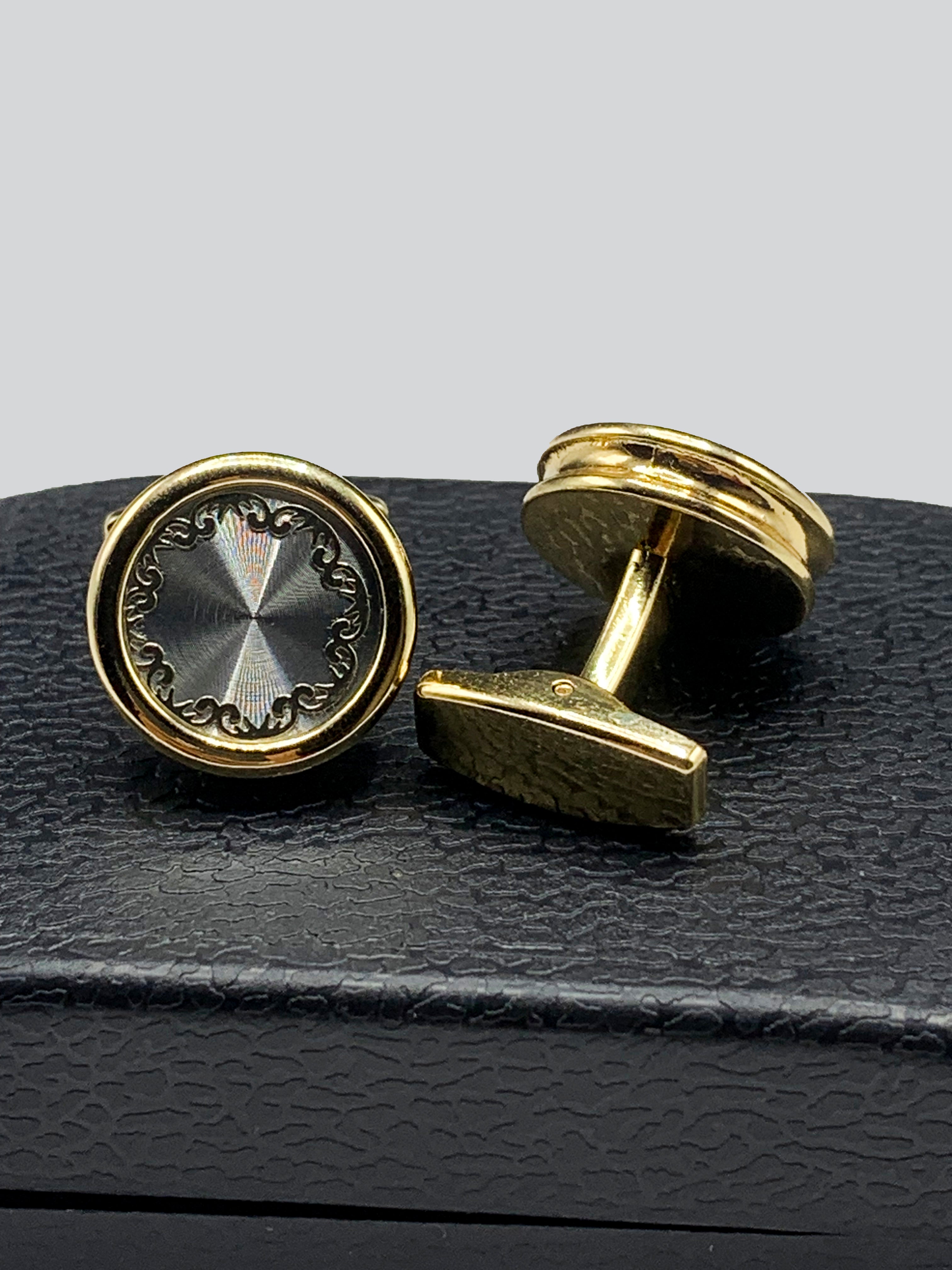 CUFFLINKS (003)