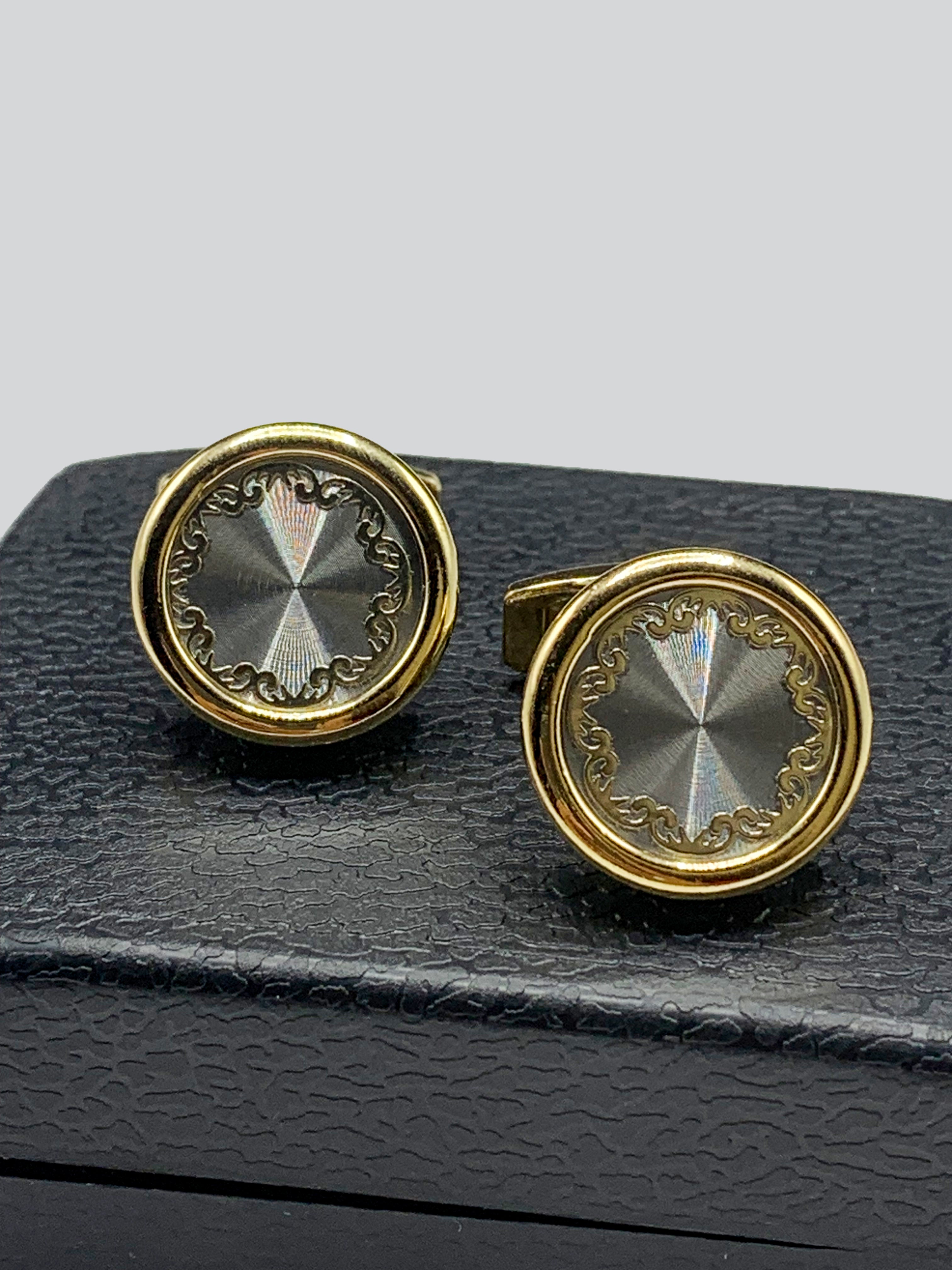 CUFFLINKS (003)