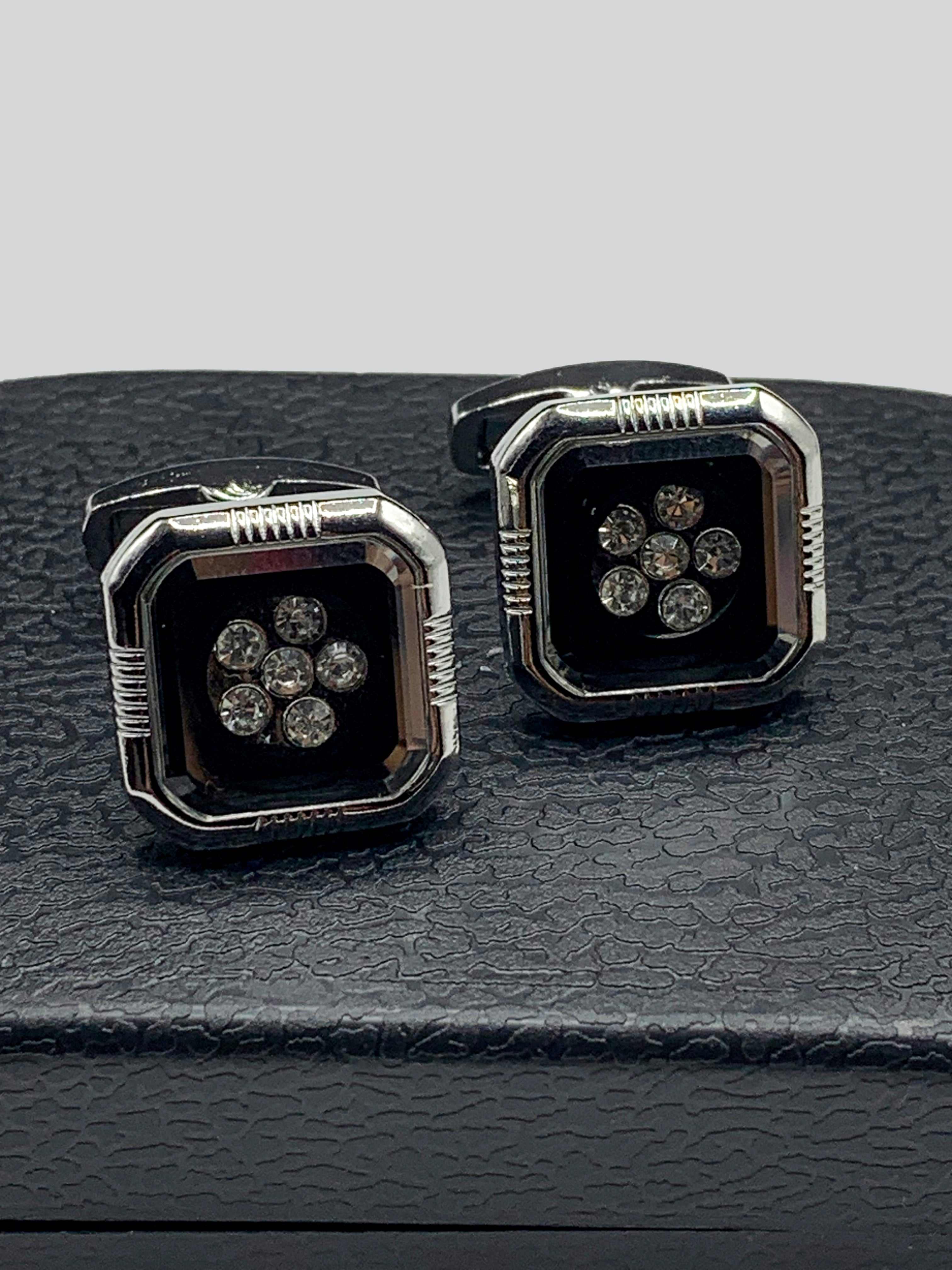 CUFFLINKS (010)