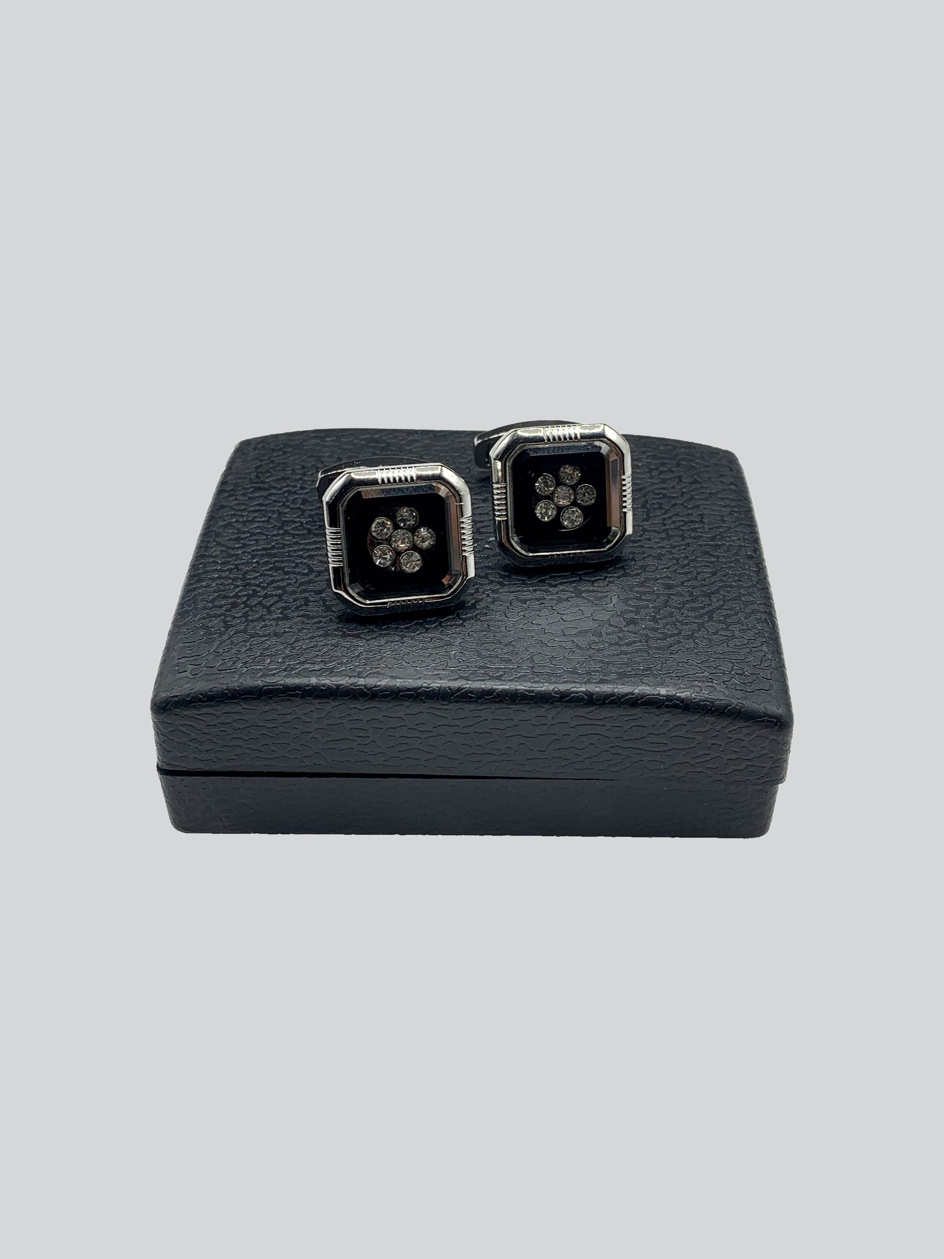 CUFFLINKS (010)