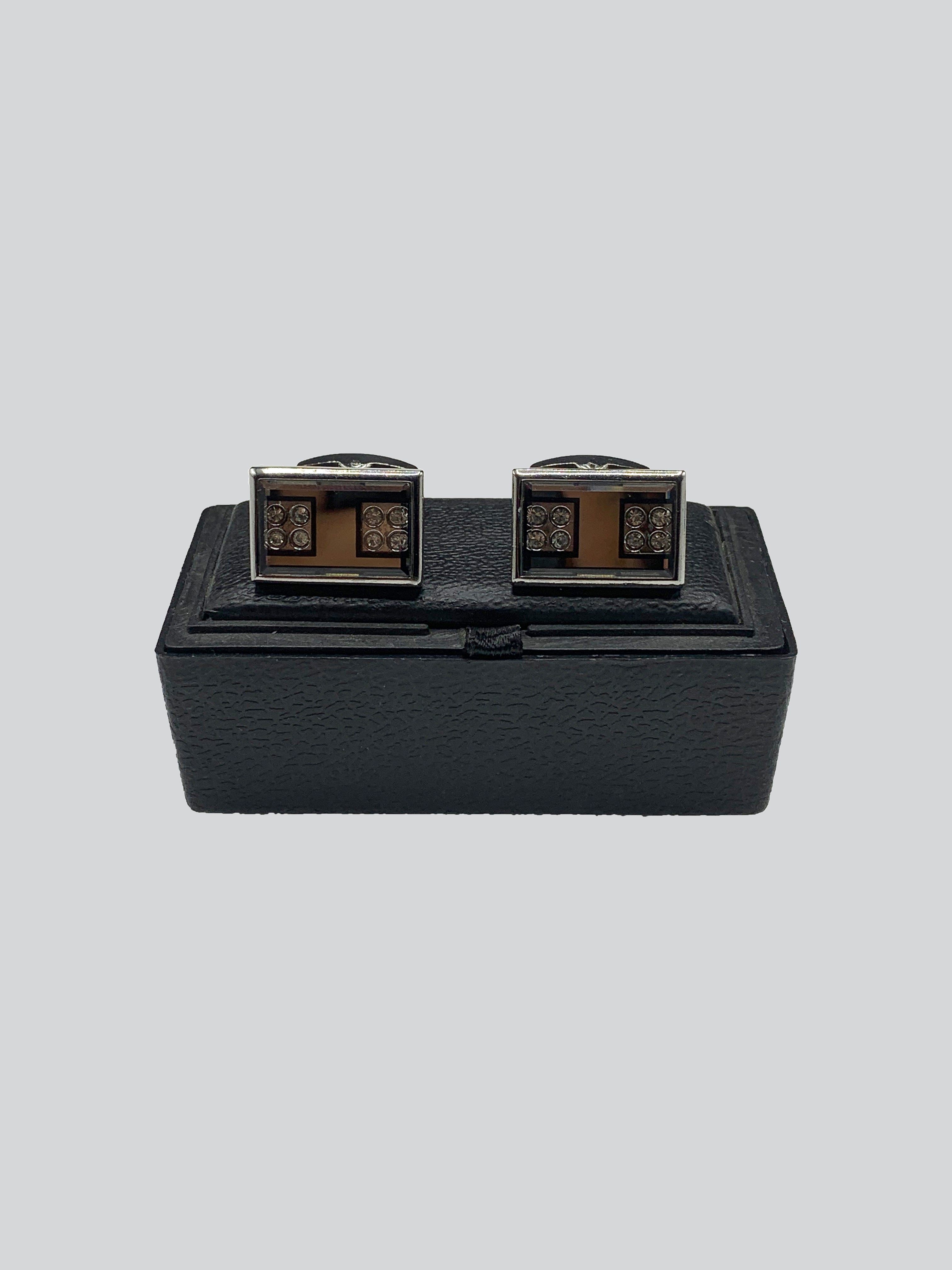 CUFFLINKS (011)